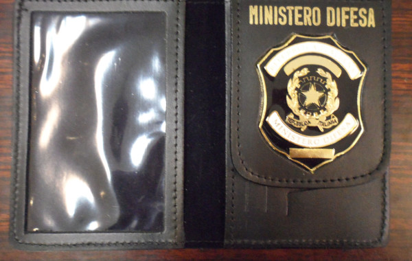 Portafoglio con placca